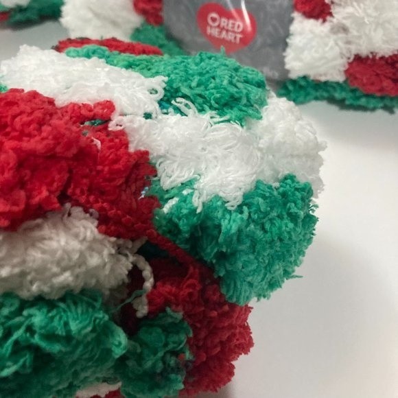 Red Heart Pomp A Doodle Jumbo Yarn Holiday Red White Green Christmas - Picture 11 of 13